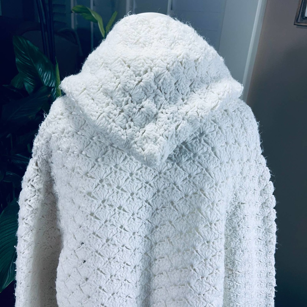 Vintage handmade Crochet Shawl w/ Buttons White